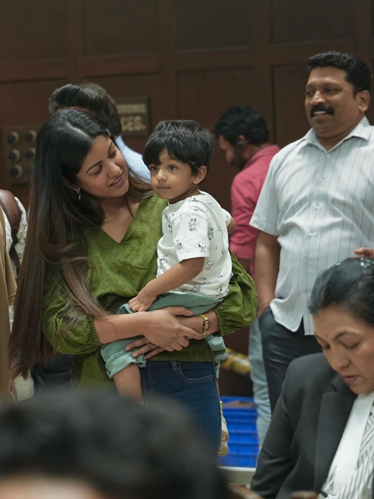 Ishita also shared a candid picture with her son Vaayu, who seemingly visited his mama on the sets. Ishita also shared a candid picture with her son Vaayu, who seemingly visited his mama on the sets.