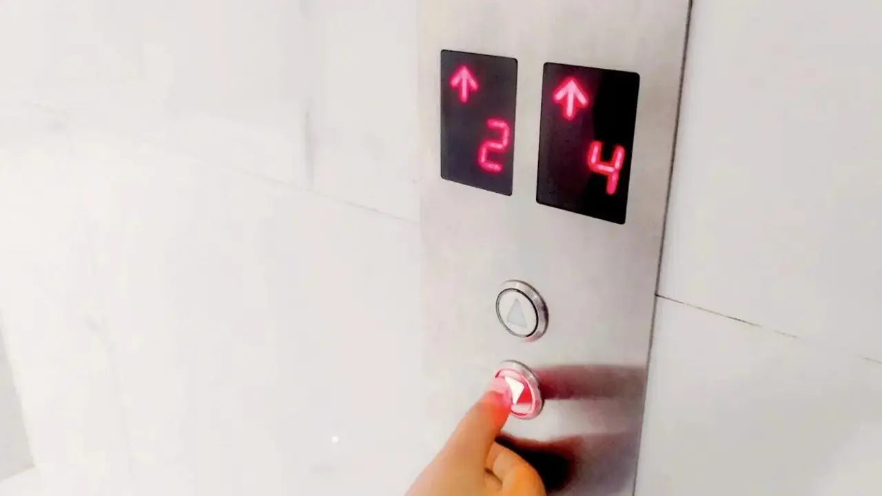 Seven injured after lift plunges from fifth floor in Vasai building The injured were rushed to a nearby private hospital for treatment. Representational Pic/File