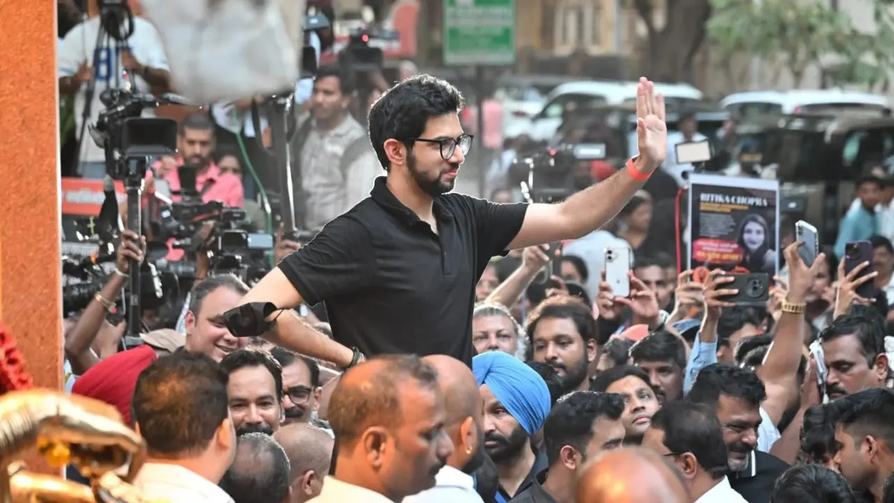 Earlier, Aaditya accused the BJP-led government of being afraid of citizens who take to the streets to protest. PIC/ SAYYED SAMEER ABEDI