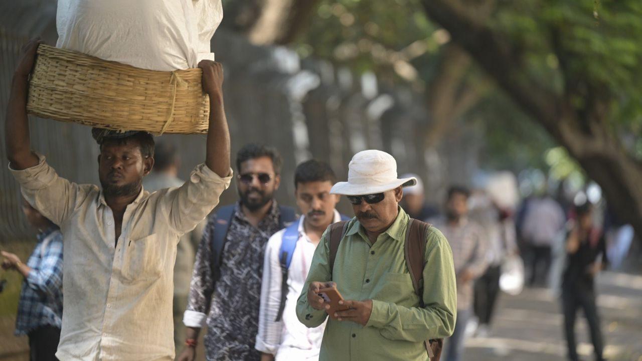 Raigad and Ratnagiri districts were also placed under a yellow alert, with residents advised to take precautions against heat exposure Raigad and Ratnagiri districts were also placed under a yellow alert, with residents advised to take precautions against heat exposure