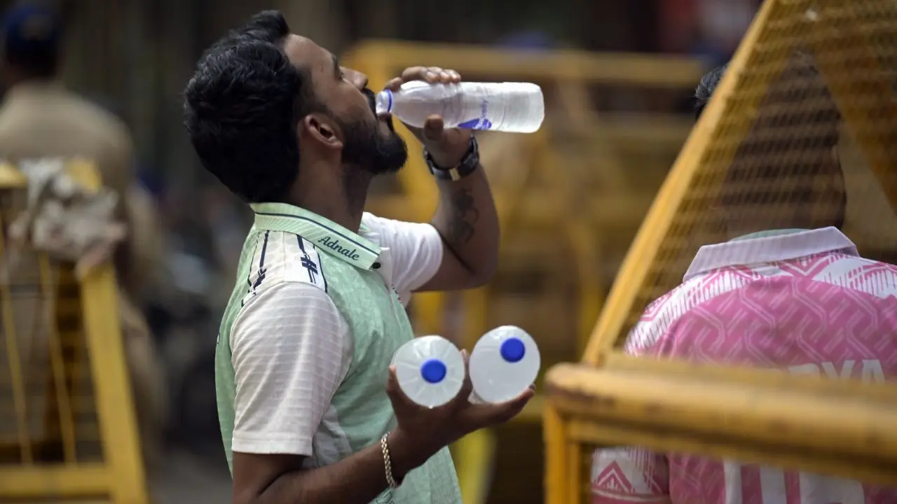 Earlier in the day, the India Meteorological Department (IMD) had issued a yellow alert for Mumbai, Thane, Palghar and Raigad, warning of hot and humid conditions in isolated areas on Sunday Earlier in the day, the India Meteorological Department (IMD) had issued a yellow alert for Mumbai, Thane, Palghar and Raigad, warning of hot and humid conditions in isolated areas on Sunday