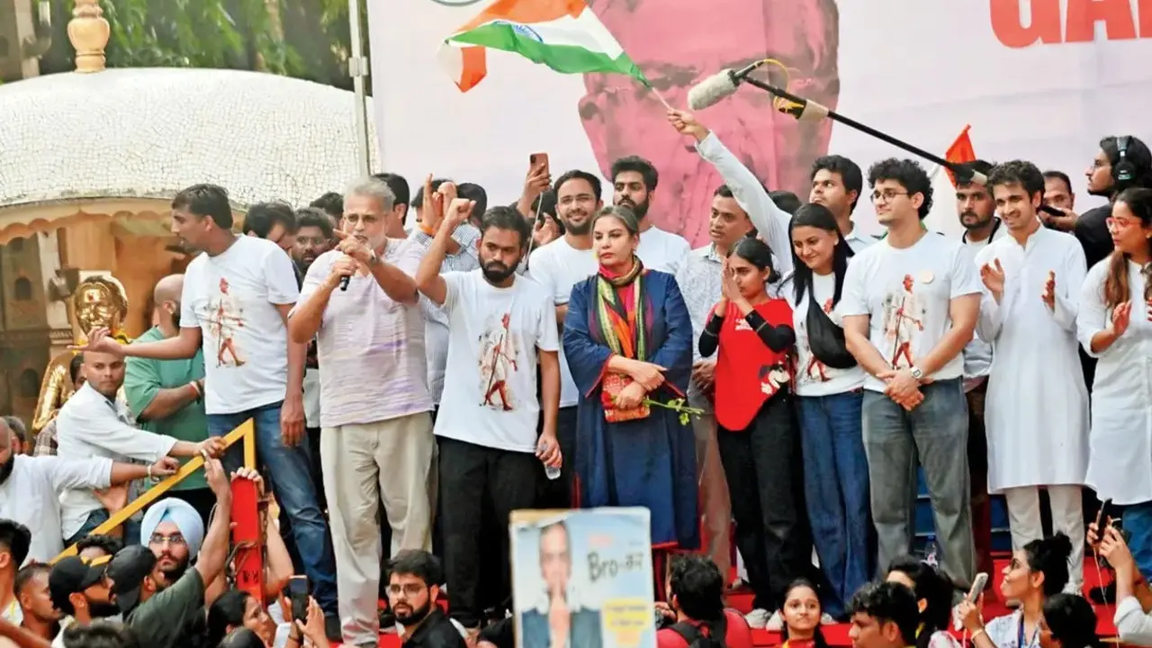 Mumbai: Case filed against CJP supporters after Shivaji Park protest CJP founder Abhijit Dipke addresses supporters during the protest at Shivaji Park. File pic