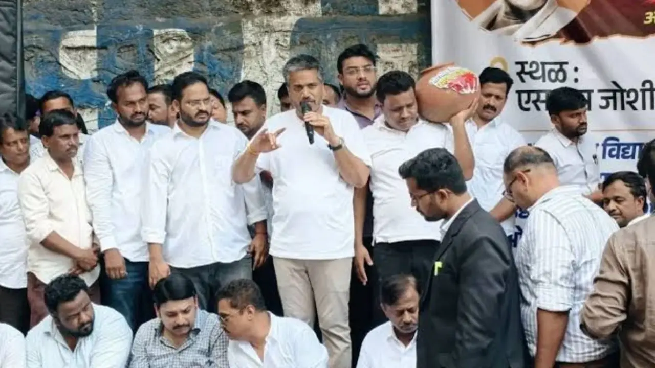 MPSC irregularities: Five-member panel to probe current and former members NCP (SP) MLA Rohit Pawar addresses the protesting MPSC aspirants in Pune (File pic)