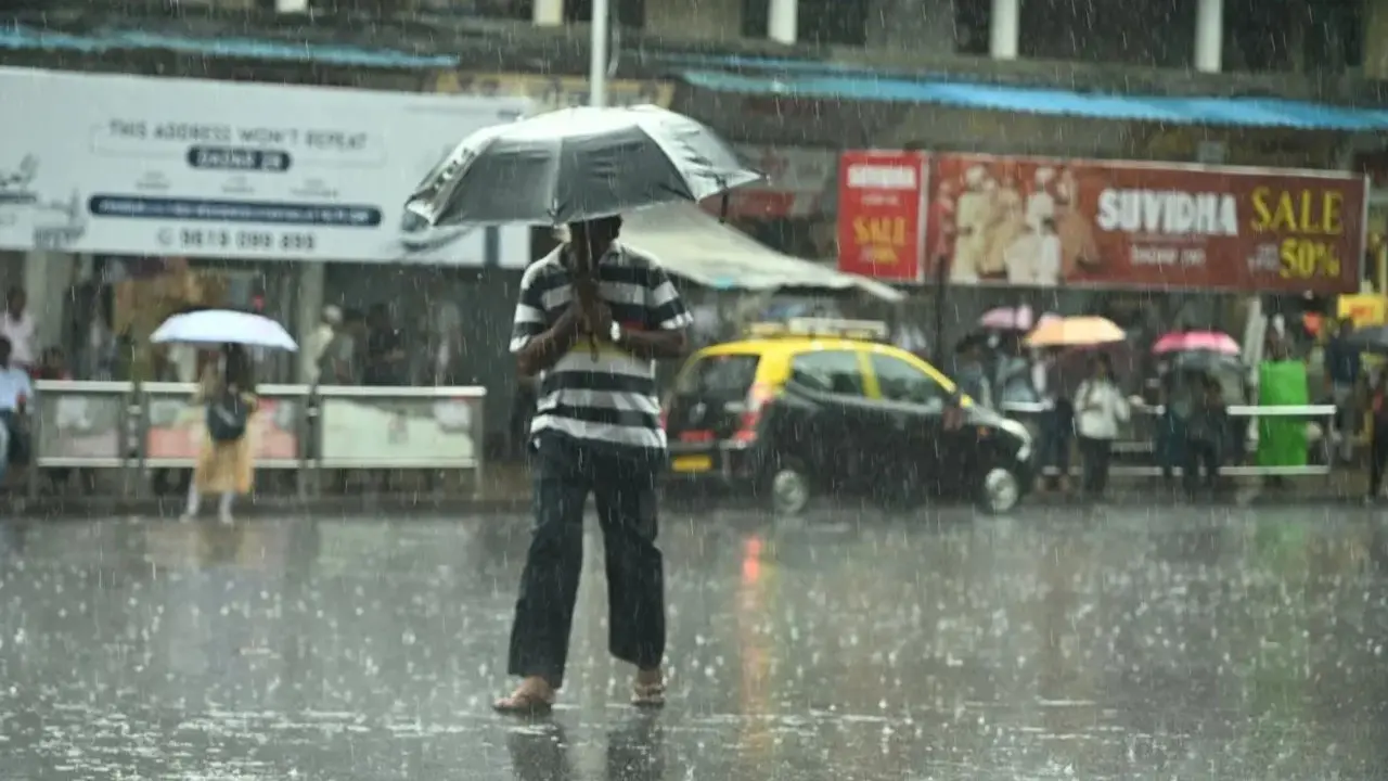Maharashtra weather update: Yellow alert for rain in 12 districts, but Mumbai to remain hot and humid Kolhapur was the only reporting station to record rainfall, receiving 6 mm. All other stations reported no rainfall. File Pic