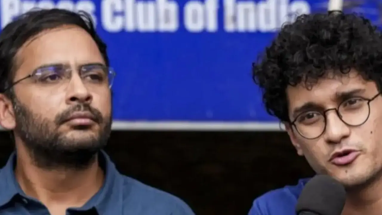 CJP leaders seek more time to appear before Delhi Police Crime Branch CJP leaders Ashutosh Ranka and Saurav Das (File pic)