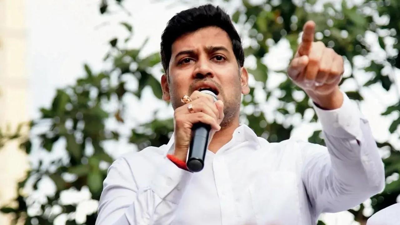 Shrikant Shinde denies receiving Rs 500 crore allegedly meant for Manoj Jarange Shiv Sena MP Shrikant Shinde. File Pic