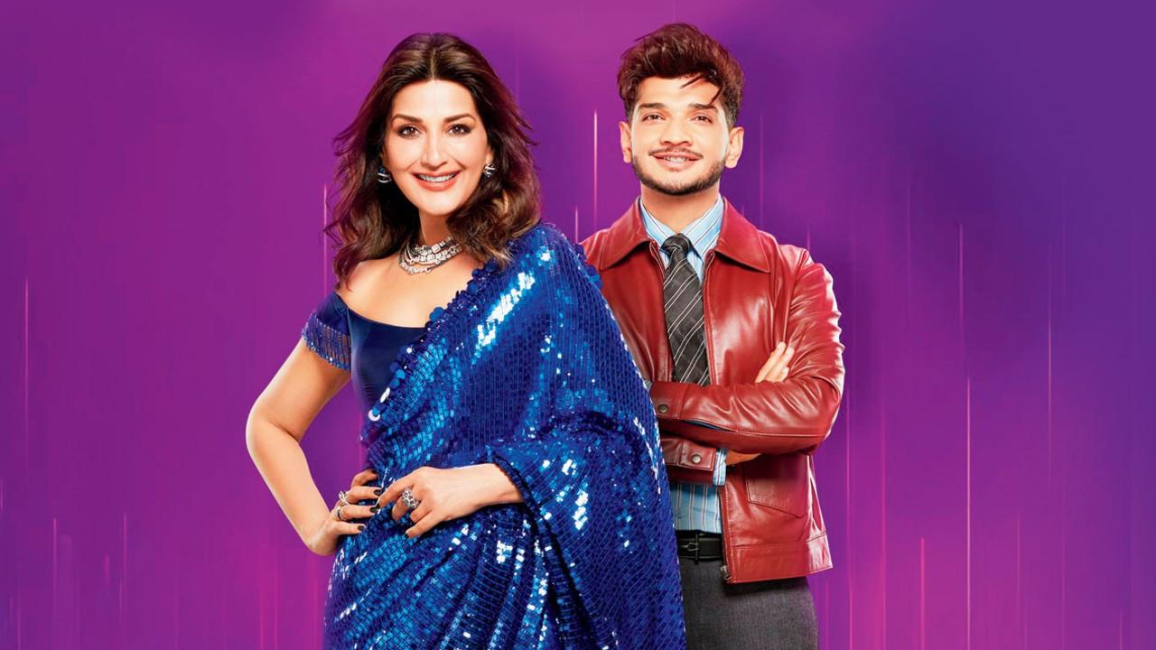 AICWA President calls for safety measures after Pati Patni Aur Panga 2 set fire (L-R) Sonali Bendre and Munawar Faruqui host ‘Pati Patni Aur Panga 2’. Pics/Instagram