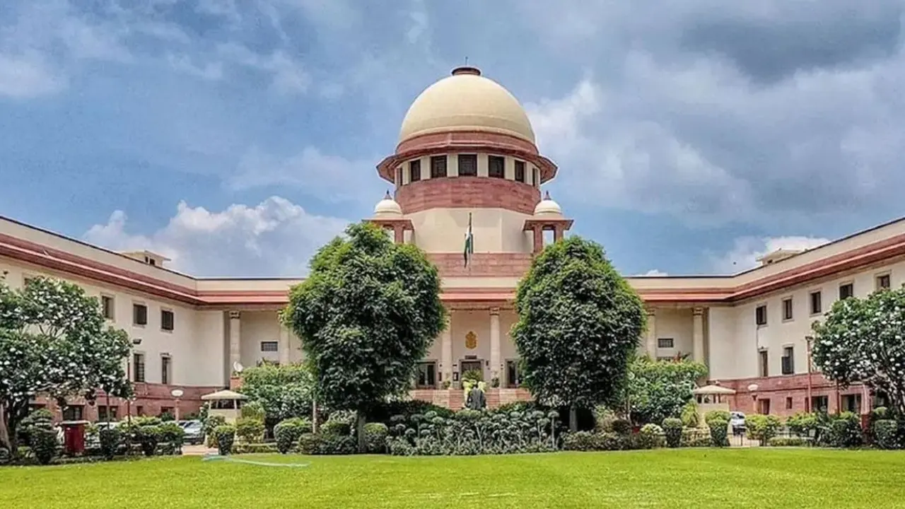 Delhi protest: Supreme Court directs authorities to ensure normal Metro and rail services Delhi Metro, railway services must operate normally, directs Supreme Court (File pic)