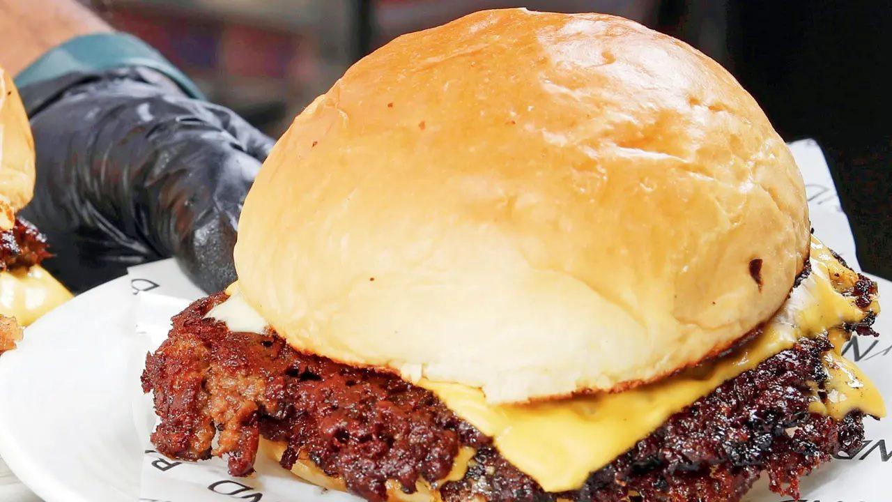 Binge on burgers Food & Drink: Throw the diet out of the window as Bengaluru’s specialty burger joint BeyondBurg takes over Veronica’s with their Asian-inspired burgers on the grill. Time 12 noon onwards At Veronica’s, Unit 2, Kamala Mills Compound, Lower Parel. Call 7400284017 Binge on burgers Food & Drink: Throw the diet out of the window as Bengaluru’s specialty burger joint BeyondBurg takes over Veronica’s with their Asian-inspired burgers on the grill. Time 12 noon onwards At Veronica’s, Unit 2, Kamala Mills Compound, Lower Parel. Call 7400284017