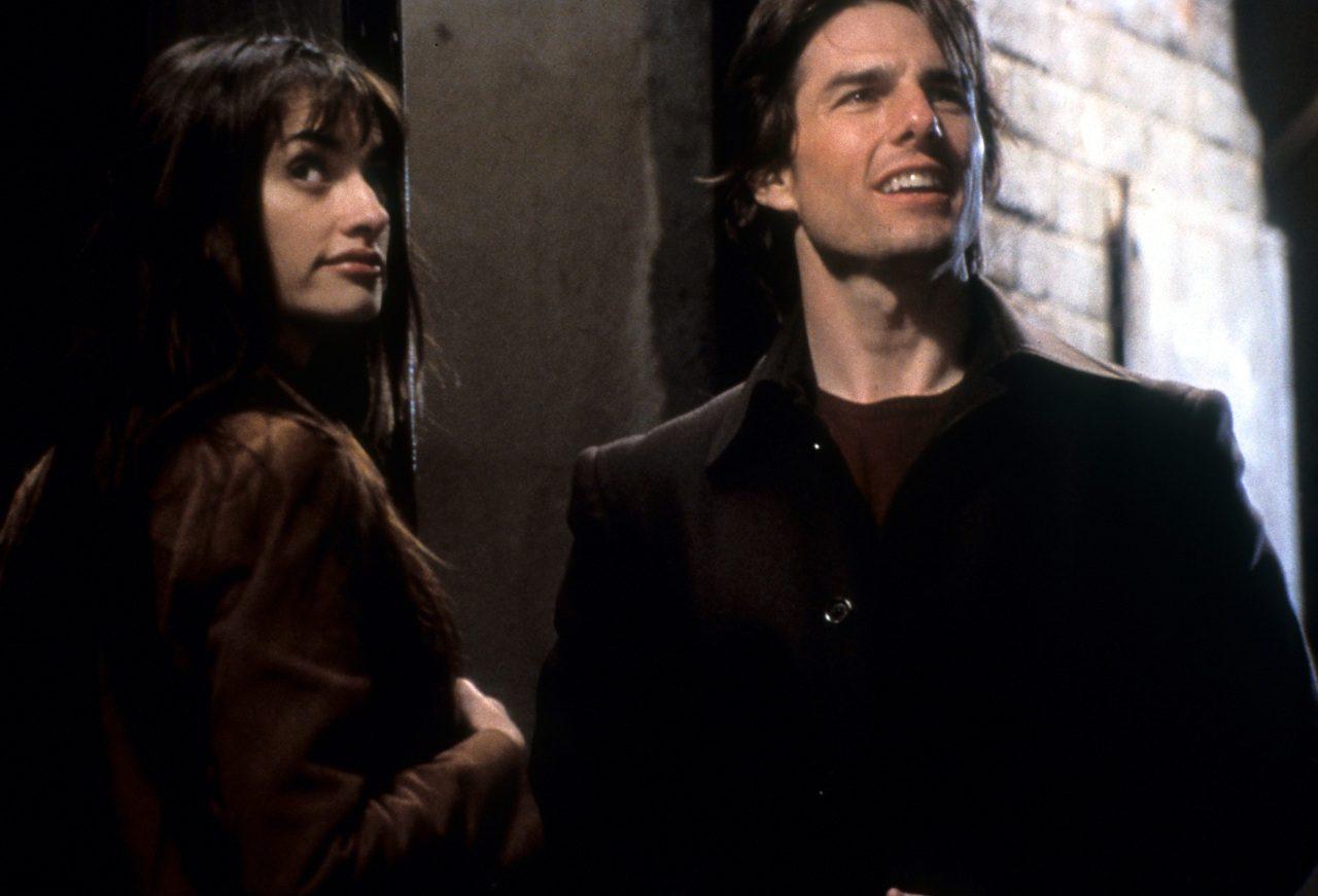 Following a severe car crash, David Aames in Vanilla Sky (2001) undergoes extensive facial reconstruction. This required Cruise to wear realistic, distorted facial prosthetics and a haunting prosthetic mask in the film. Following a severe car crash, David Aames in Vanilla Sky (2001) undergoes extensive facial reconstruction. This required Cruise to wear realistic, distorted facial prosthetics and a haunting prosthetic mask in the film.