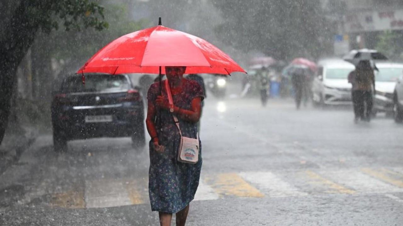IN PHOTOS: Heavy showers lash city as yellow alert remains in place