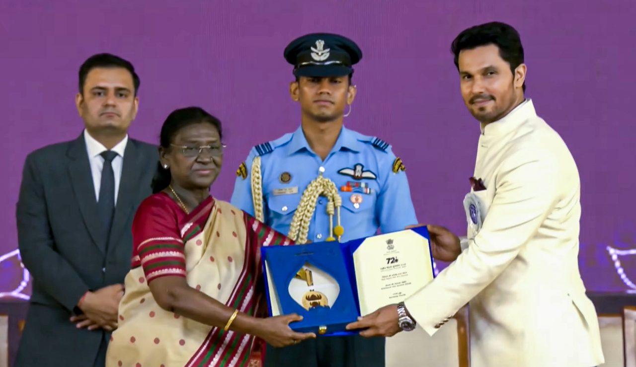 Randeep Hooda won the National Film Award for Best Debut Film of a Director for Swatantrya Veer Savarkar at the 72nd National Film Awards. It was his directorial debut; he also acted in and co-wrote the 2024 biographical drama Randeep Hooda won the National Film Award for Best Debut Film of a Director for Swatantrya Veer Savarkar at the 72nd National Film Awards. It was his directorial debut; he also acted in and co-wrote the 2024 biographical drama