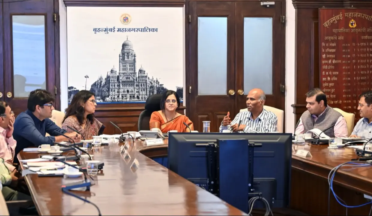 BMC Commissioner Ashwini Bhide appealed to citizens to make use of the special registration camps being organised. Pic/X
