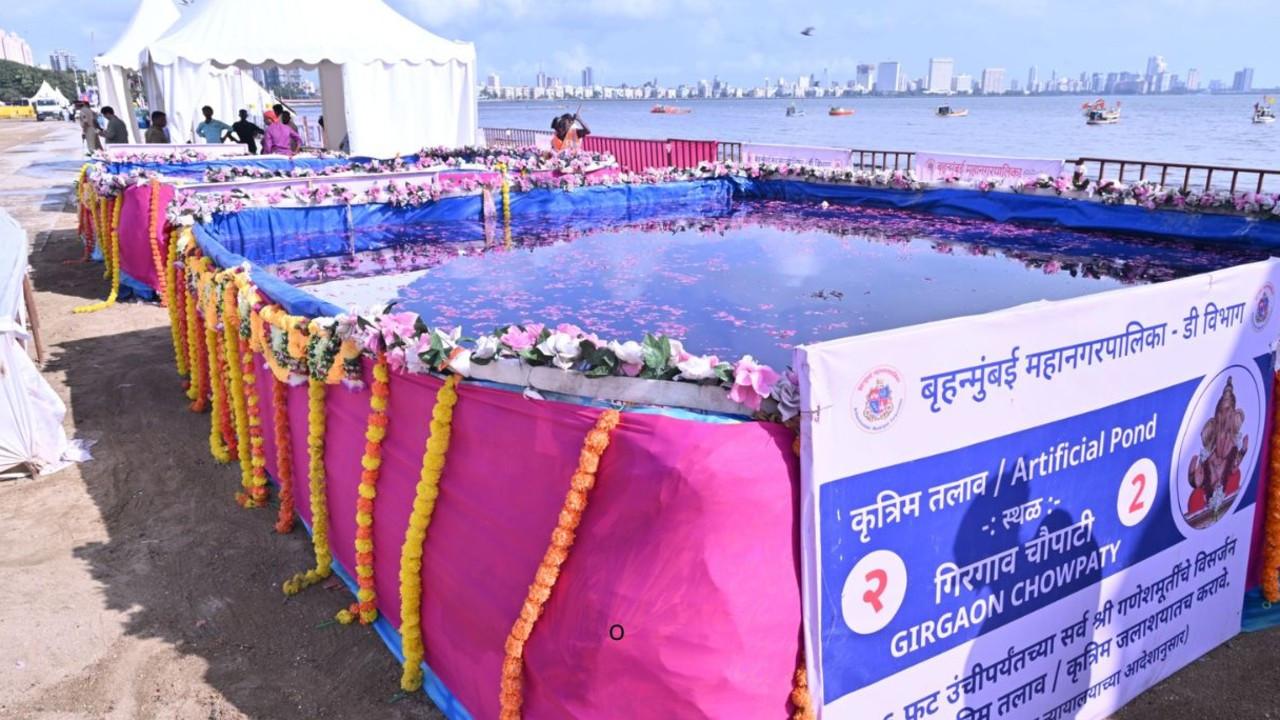 The BMC has arranged 12 artificial ponds, 22 rafts, 90 toilets, 22 nirmalya kalash, a primary healthcare centre, 548 floodlights, and 11 searchlights at Chowpatty. PIC/BMC