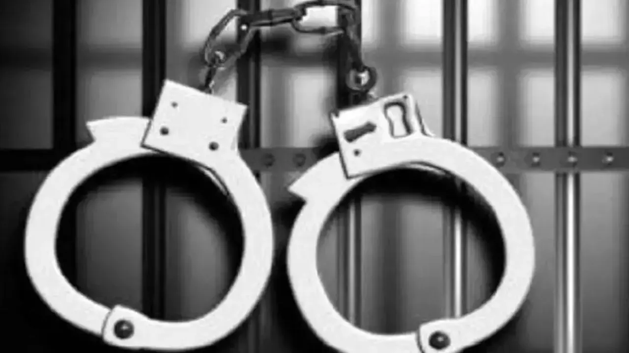 ‘Hidden treasure’ scam: Thane woman allegedly duped of Rs 5.6 lakh Representational image. File pic
