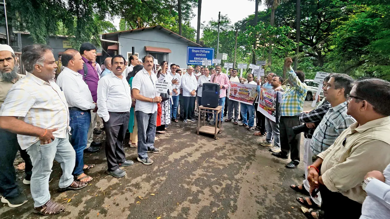 Mumbai teachers protest proposed FDA rules adding duties to school principals