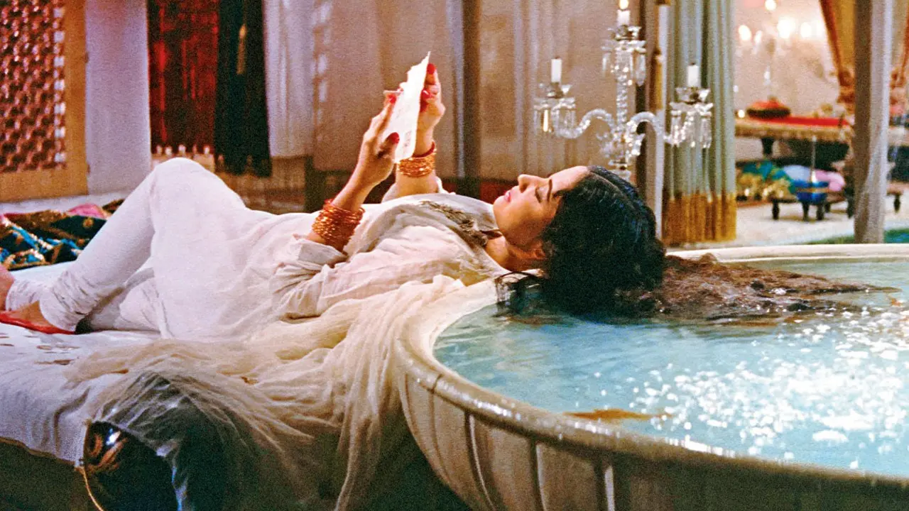 Fir se, Pakeezah Meena Kumari in Pakeezah