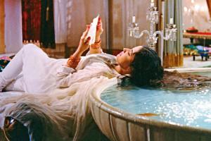 Fir se, Pakeezah Meena Kumari in Pakeezah