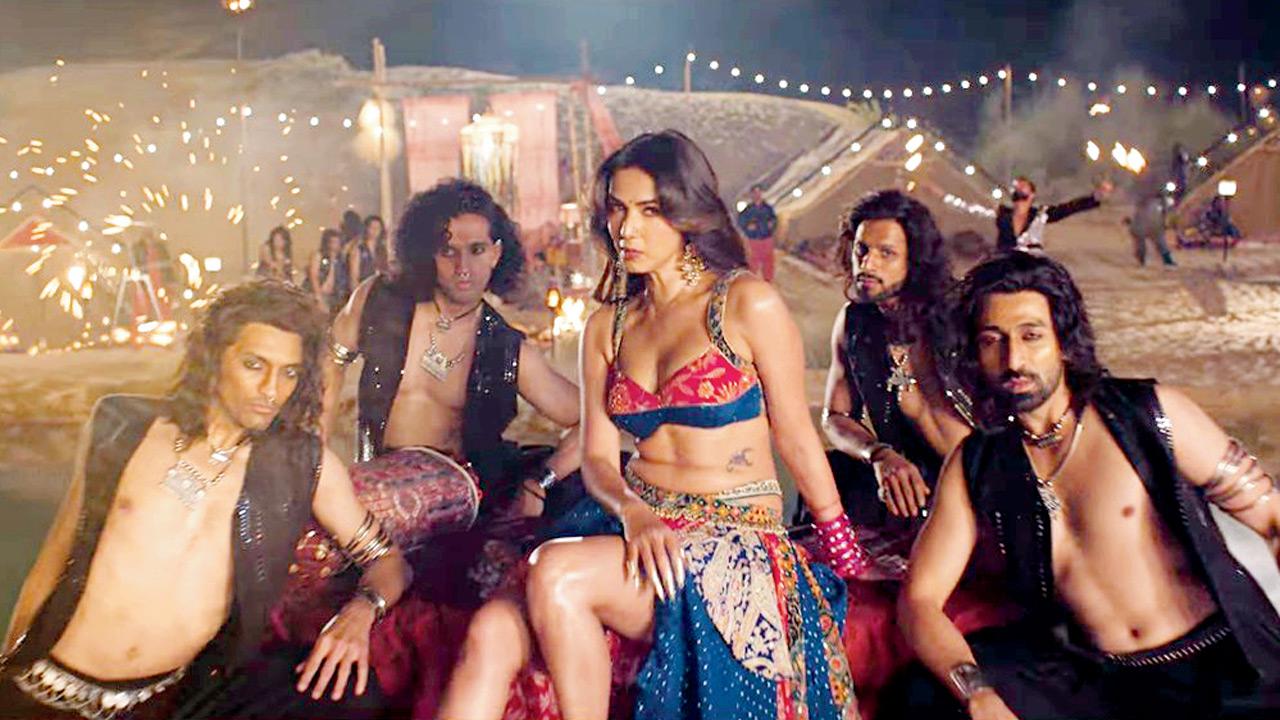 Mirzapur The Movie: Vijay Ganguly credits Ravi Kishan for Ghoom Ghoom's success Sonal Chauhan in ‘Ghoom Ghoom’. Pics/Youtube, Instagram