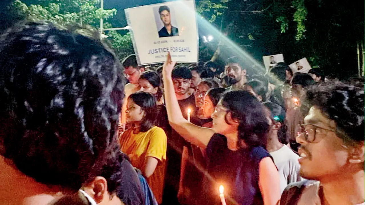 IIT Bombay student death case: Police invoke SC/ST Act as protests rage on Around 400 students are said to have gathered for the protest held late Friday night. PIC/SPECIAL ARRANGEMENT