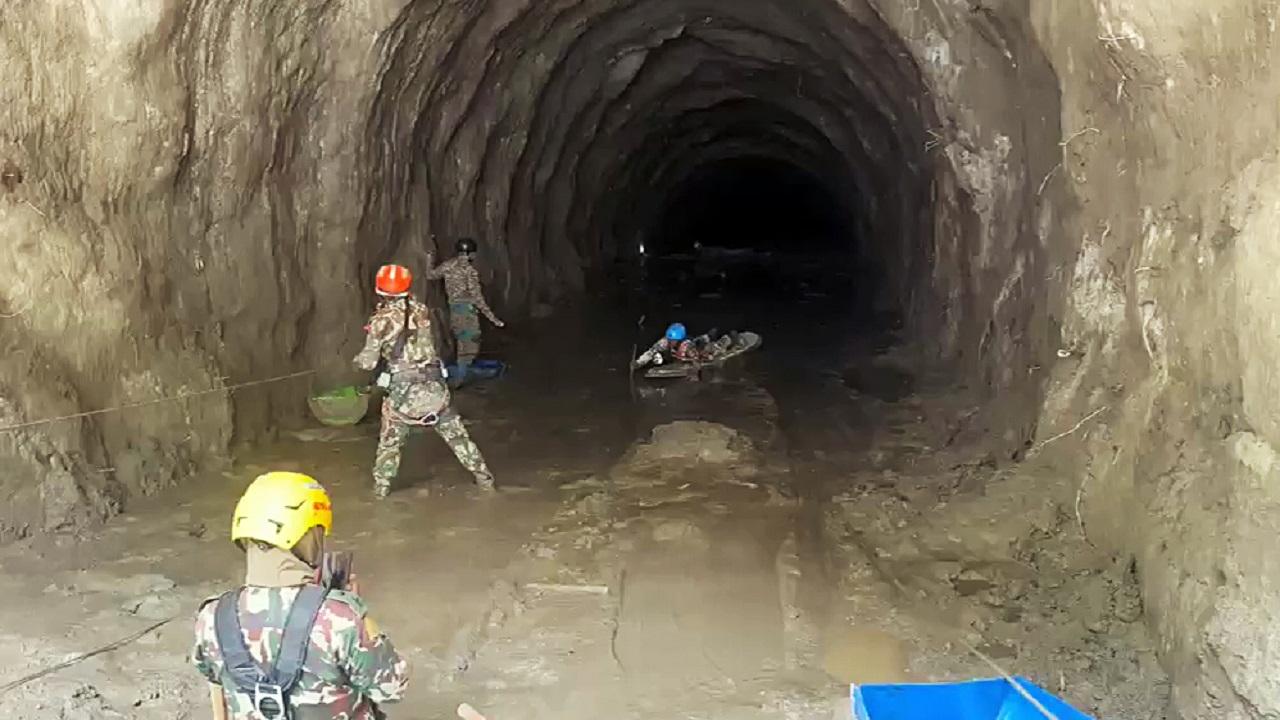 Nepal floods: US team joins high-risk search for survivors in hydropower tunnels