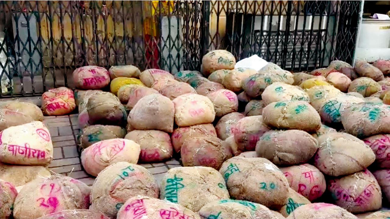 Pune: FDA seizes paneer from four trucks in Budhwar Peth ahead of Ganeshotsav Food supplies seized by the FDA during the raid. Pics/By Special Arrangement