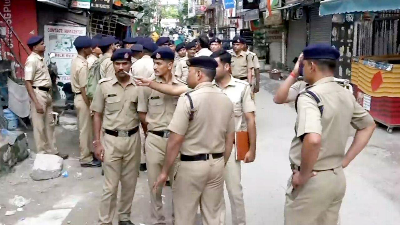 Delhi Satya Niketan building collapse: Dilapidated structure next to site to be demolished, says CMO Police personnel keep vigil on site following the collapse of a multi-storey building housing a PG, at Satya Niketan, in New Delhi, on Tuesday. PIC/PTI