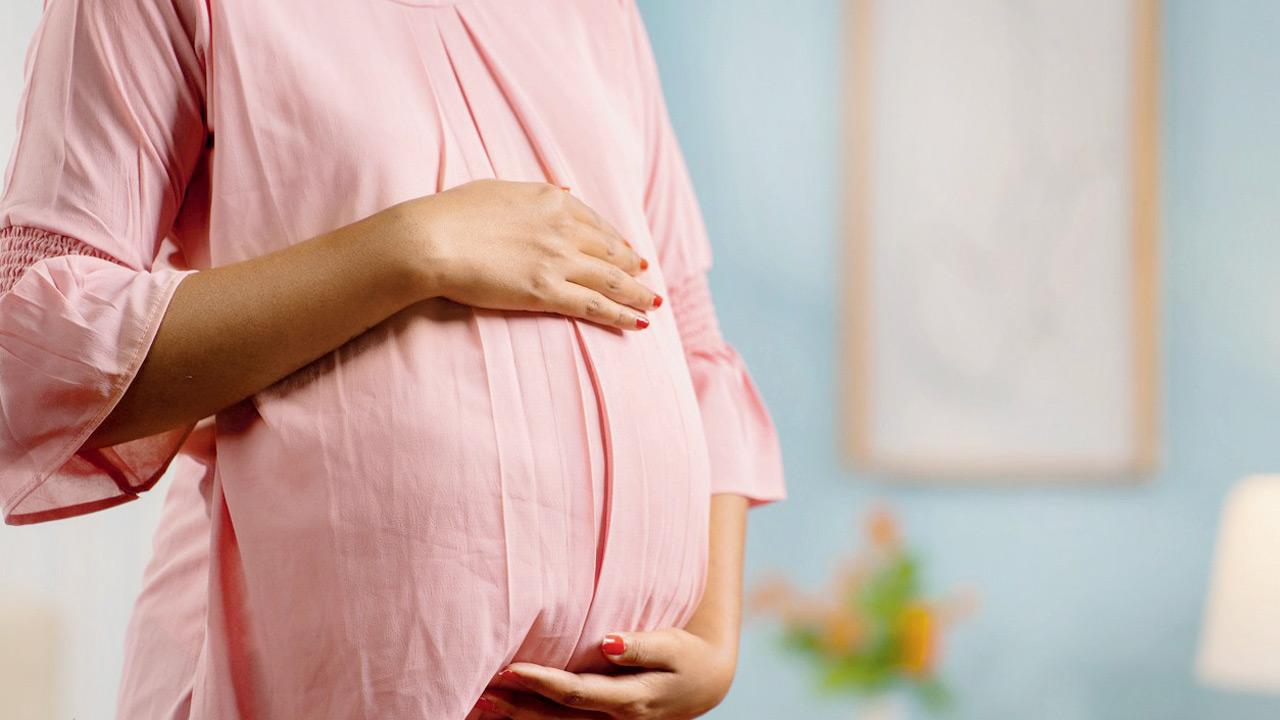 Pregnant woman dies after UP cop allegedly kicks her; 6 suspended Representation pic