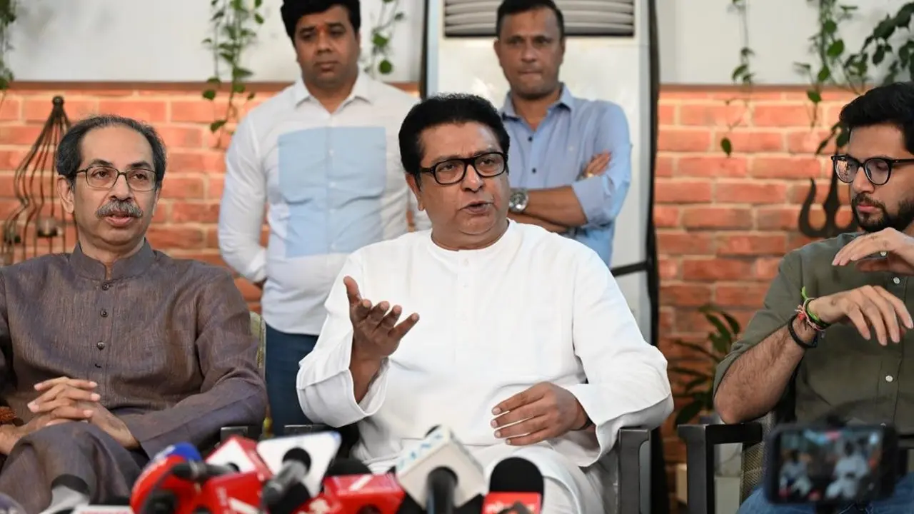 Raj Thackeray announces joint MNS, Shiv Sena (UBT) march against EC in Mumbai on October 4 amid electoral roll row Pic/Atul Kamble