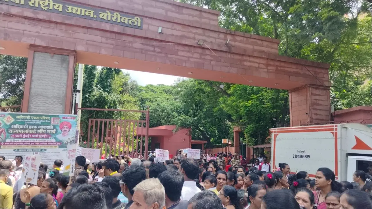 Mumbai Adivasi protest: Tribal community marches from Borivli’s SGNP The protesters emphasised the need to recognise the role of tribal communities in protecting the region’s forests and biodiversity. Pic/ Sarthak Mehta