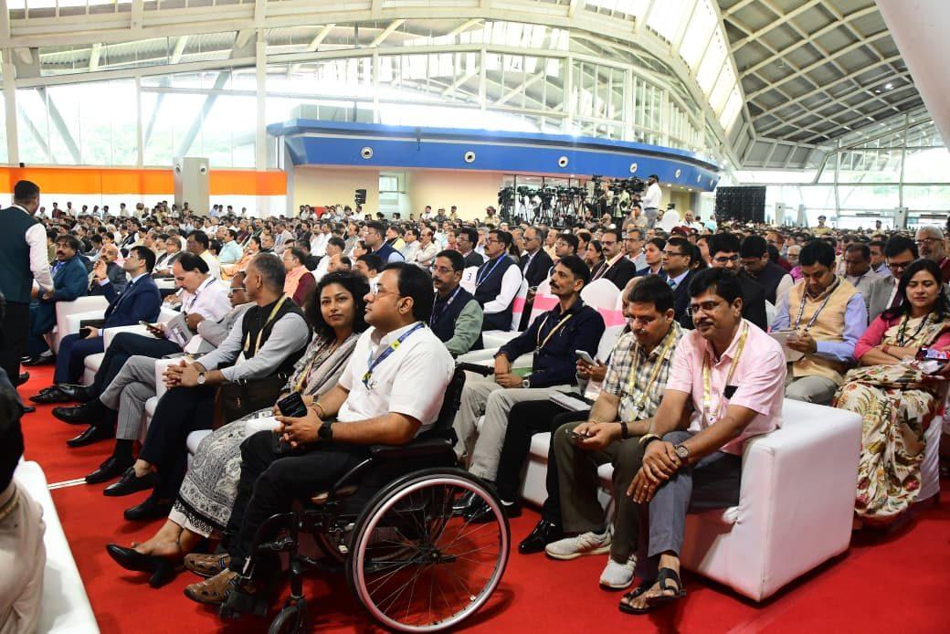 Addressing the inauguration of Hindi Diwas 2026 and the 6th All India Rajbhasha Sammelan at the CIDCO Exhibition and Convention Centre in Vashi, Navi Mumbai, Shah said India's regional languages were like different petals of a lotus and urged people to respect their richness while allowing Hindi to serve as a medium of coordination among them