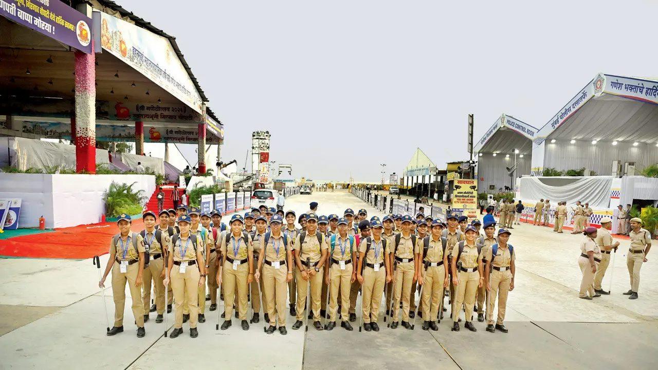Authorities and emergency response personnel conduct final preparations at Girgaum Chowpatty ahead of Anant Chaturdashi, when lakhs of devotees are expected to gather for Ganpati immersion Authorities and emergency response personnel conduct final preparations at Girgaum Chowpatty ahead of Anant Chaturdashi, when lakhs of devotees are expected to gather for Ganpati immersion
