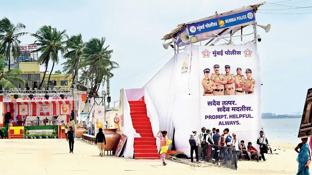 The BMC’s dedicated Emergency Management Control Room at Swarajyabhoomi will coordinate with the Disaster Management Cell, Mumbai Police, Fire Brigade, Health Department, BEST, NDRF and HAM radio operators during visarjan The BMC’s dedicated Emergency Management Control Room at Swarajyabhoomi will coordinate with the Disaster Management Cell, Mumbai Police, Fire Brigade, Health Department, BEST, NDRF and HAM radio operators during visarjan