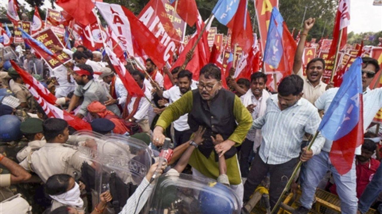 At Patna, the Communist Party of India (CPI) workers and police also got reportedly into a scuffle At Patna, the Communist Party of India (CPI) workers and police also got reportedly into a scuffle