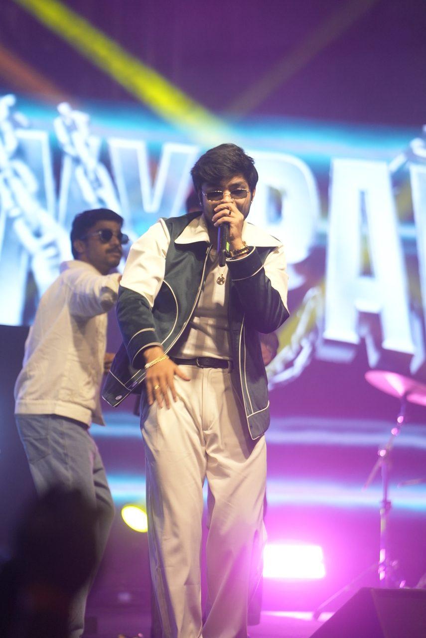 Danny Pandit, Tsumyoki and Agsy came together for the Breezer Bold launch, unveiling the new range before taking the stage for a special performance Danny Pandit, Tsumyoki and Agsy came together for the Breezer Bold launch, unveiling the new range before taking the stage for a special performance