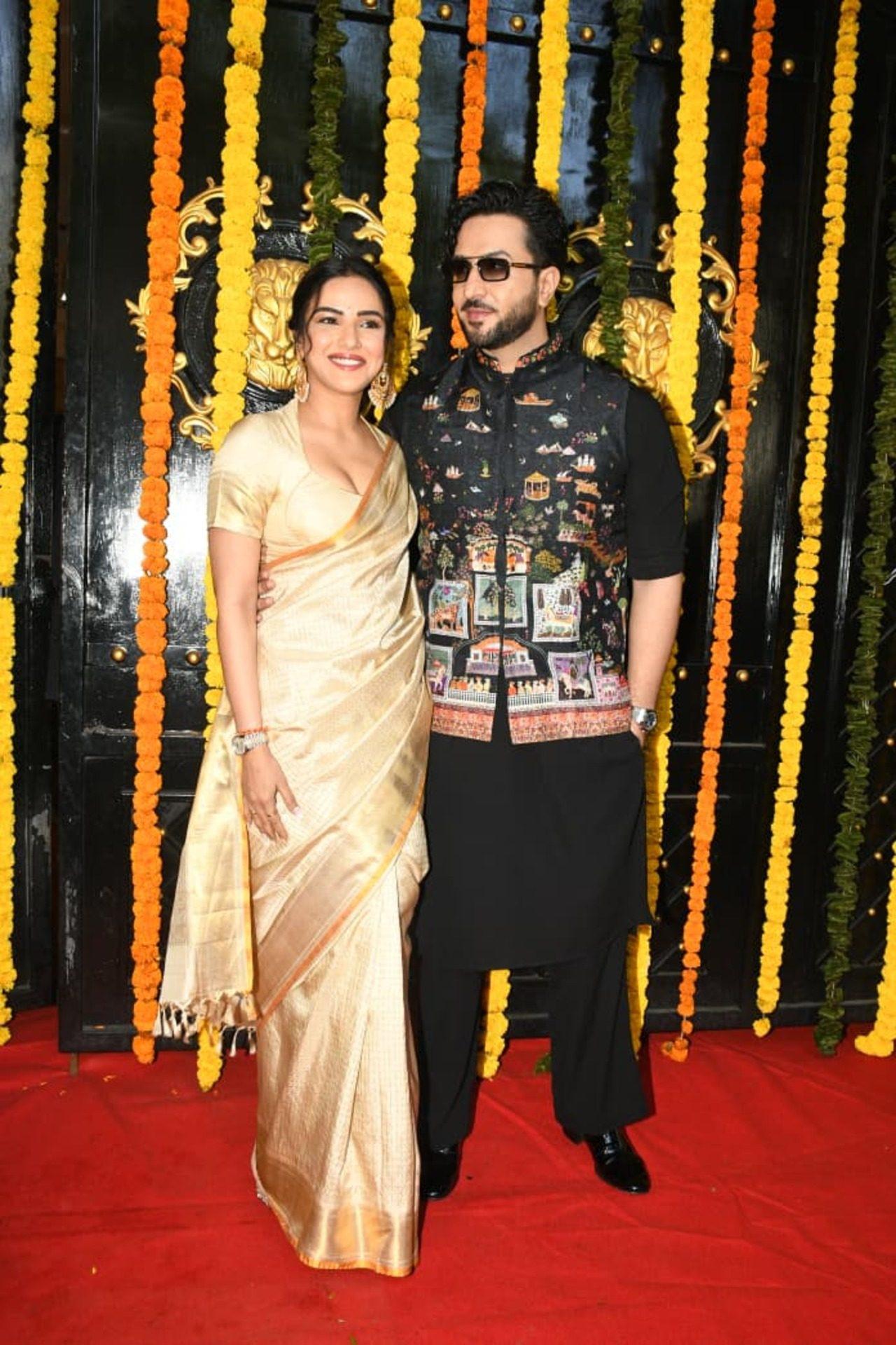 Jasmin Bhasin and Aly Goni arrived together and posed for paps before participating in the festivities. Jasmin Bhasin and Aly Goni arrived together and posed for paps before participating in the festivities.