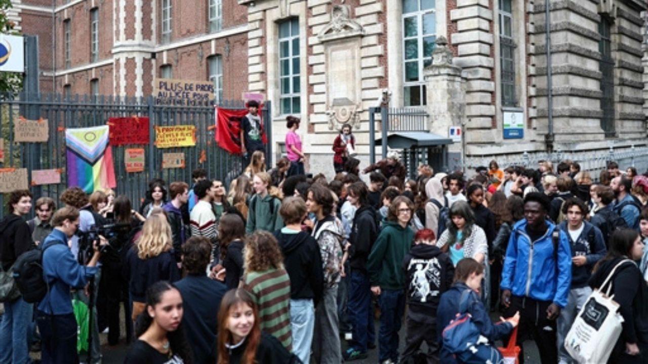 Students stage a blockade at Lycée International Montebello in Lille amid nationwide public sector strikes and demonstrations in France