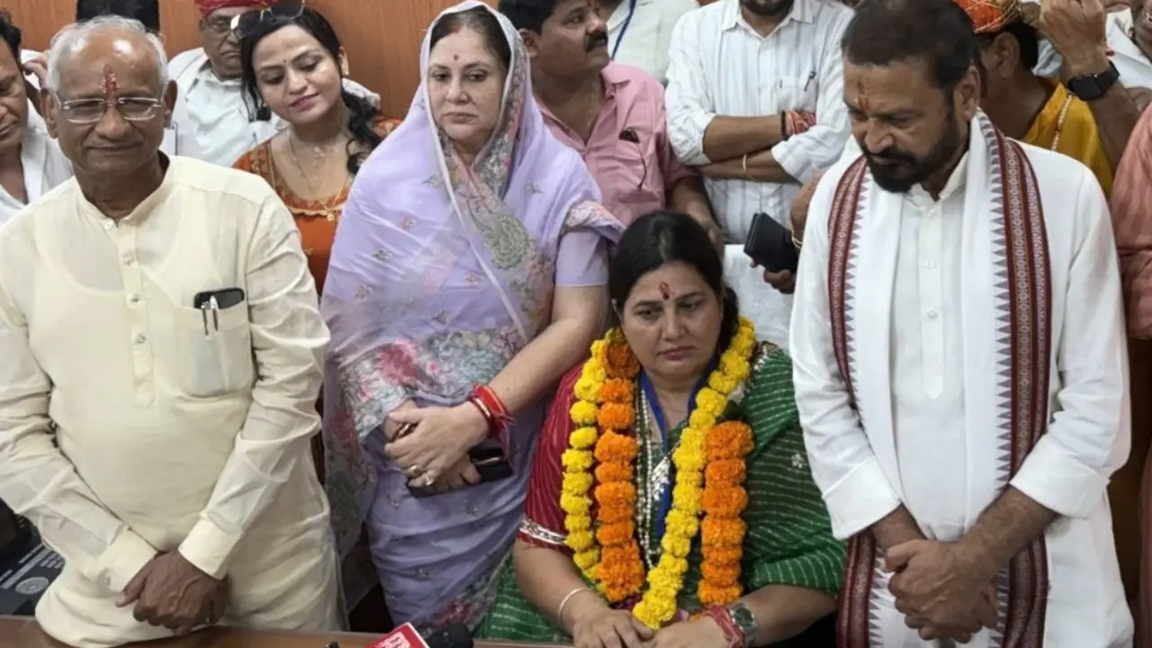 Rajasthan civic polls: BJP wins Kota and Jaipur, Jodhpur result awaited Anusuiya Goswami, adorned with garlands, speaks to the media after her victory. PIC/X