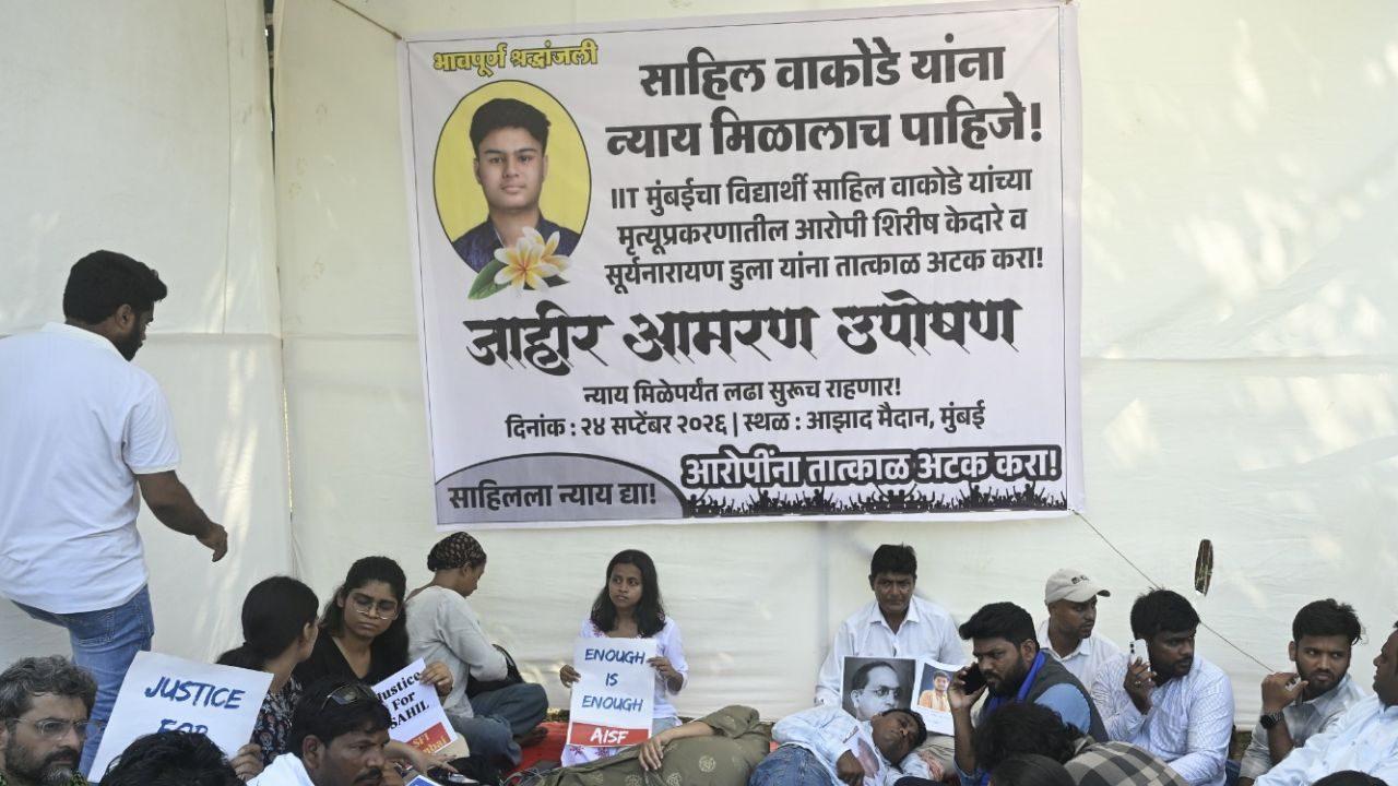 The parents of the student while sitting on the protest demanded justice for their son and speedy arrests in the case registered following his death The parents of the student while sitting on the protest demanded justice for their son and speedy arrests in the case registered following his death
