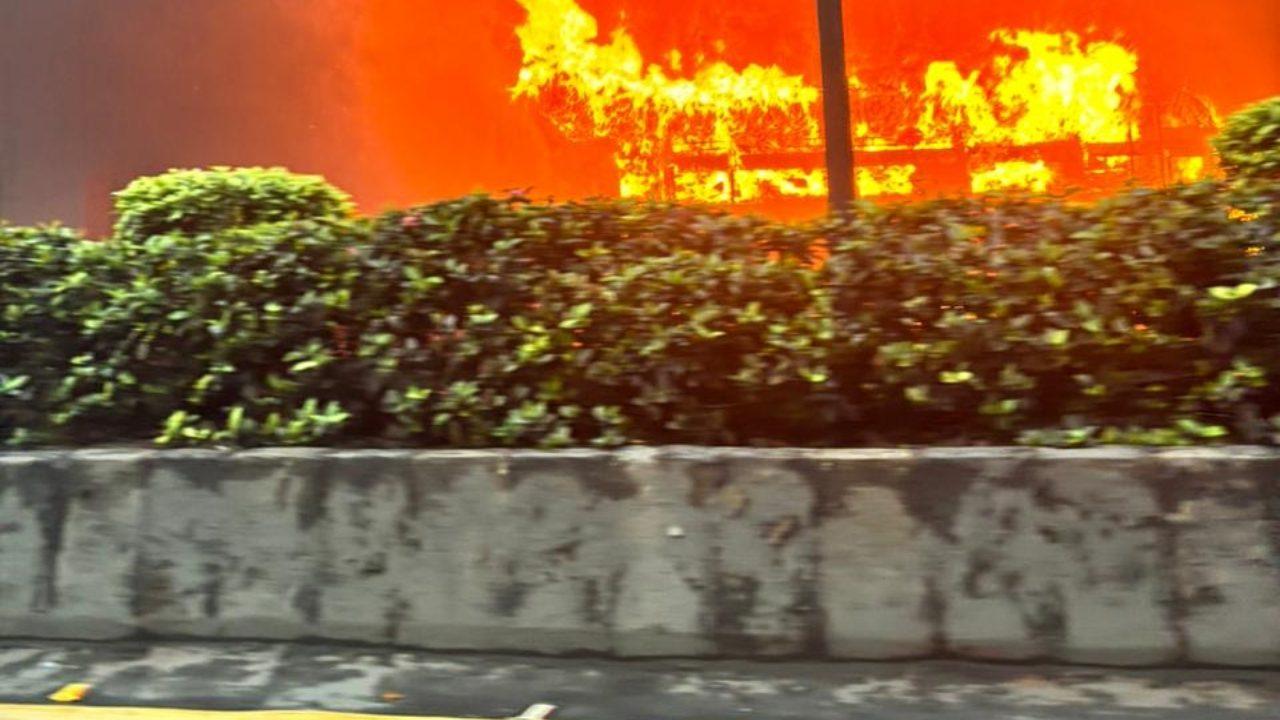 Motorists travelling towards the northern suburbs on the Western Express Highway were advised to expect delays as emergency teams continued operations at the site Motorists travelling towards the northern suburbs on the Western Express Highway were advised to expect delays as emergency teams continued operations at the site