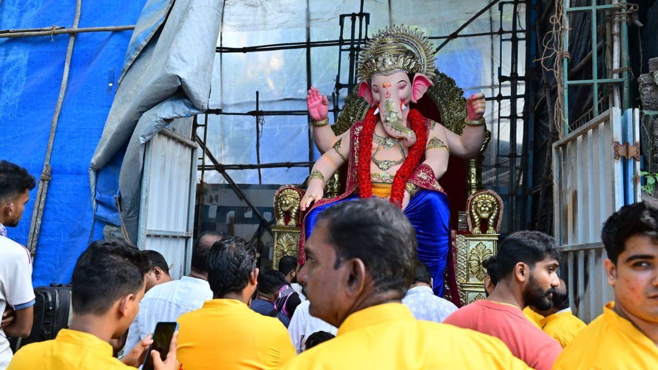 Altamountcha Raja- Devotees carry the 22-foot-high eco-friendly Ganesha idol of Altamountcha Raja from a Matunga workshop to its makeshift pandal in Mumbai on September 6, 2026 Altamountcha Raja- Devotees carry the 22-foot-high eco-friendly Ganesha idol of Altamountcha Raja from a Matunga workshop to its makeshift pandal in Mumbai on September 6, 2026