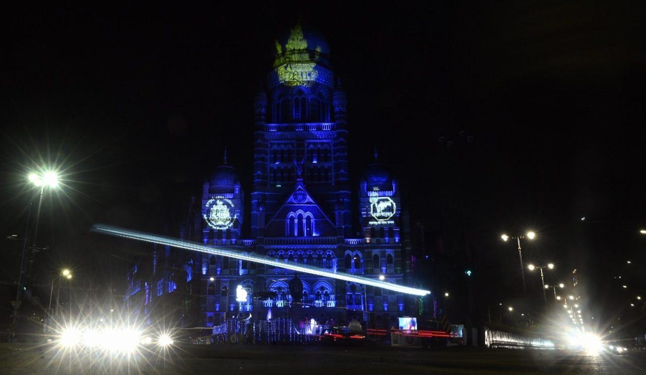The festive illumination added a contemporary visual element to the heritage structure while reflecting the cultural atmosphere of Ganeshotsav in Mumbai