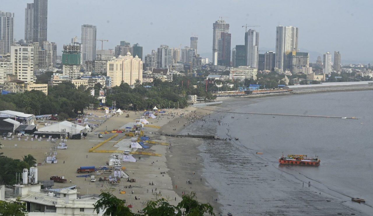 Chowpatty is one of Mumbai’s main natural immersion sites and is expected to witness a large turnout of devotees on Anant Chaturdashi Chowpatty is one of Mumbai’s main natural immersion sites and is expected to witness a large turnout of devotees on Anant Chaturdashi