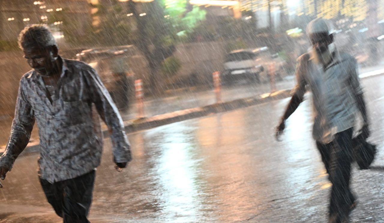 Earlier in the day, the IMD had predicted that Mumbai was likely to witness partly cloudy skies on Monday, with one or two spells of light rain possible in the city and suburbs