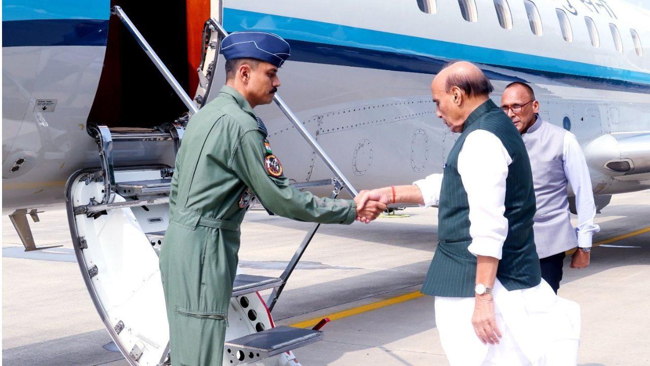 Defence Minister Rajnath Singh departs New Delhi for Sri Lanka on a three-day official visit focused on strengthening bilateral maritime and defence cooperation Defence Minister Rajnath Singh departs New Delhi for Sri Lanka on a three-day official visit focused on strengthening bilateral maritime and defence cooperation