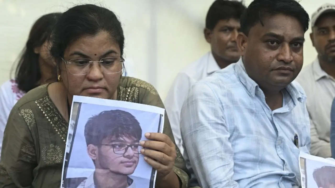 IIT-Bombay student death: Parents seek police protection amid ongoing probe Parents of the IIT-Bombay student protest at Azad Maidan on Wednesday. (Pic/Ashish Raje)