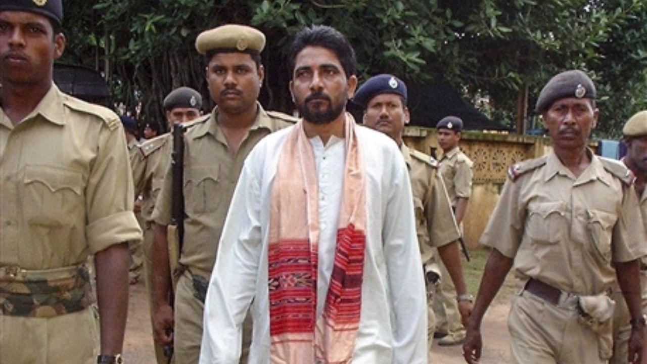 Graham Staines murder case: SC gives convict Dara Singh two weeks to challenge release plea rejection by govt Murder convict Rabindra Kumar Pal alias Dara Singh. PIC/PTI