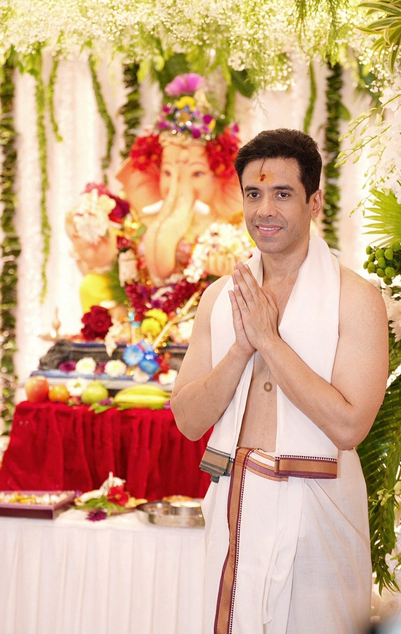 Tusshar Kapoor welcomed Lord Ganesha home on the occasion of Ganesh Chaturthi 2026. Tusshar Kapoor welcomed Lord Ganesha home on the occasion of Ganesh Chaturthi 2026.