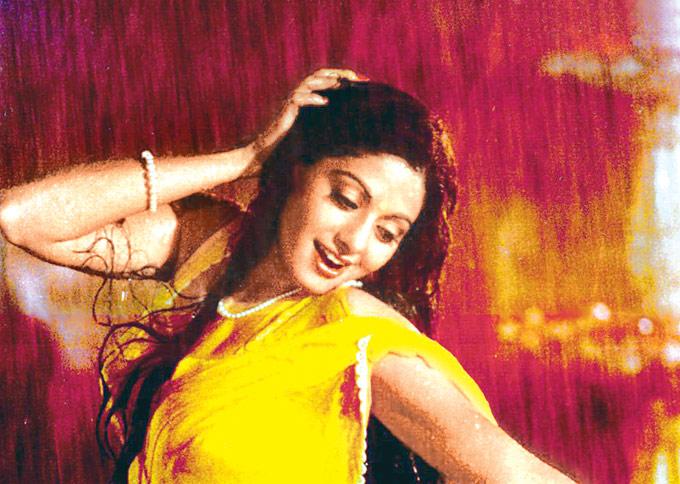 Chandni: With Chandni, Yash Chopra not only gave romance a new lease of life in Bollywood but also revived his own career after an unexpected lean spell.
