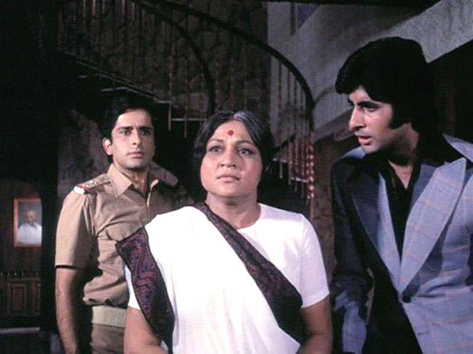 Deewar: If Zanjeer gave birth to the angry young man, this Yash Chopra classic established Amitabh Bachchan's legendary image. The character of Vijay Verma remains among Bollywood's iconic ones.